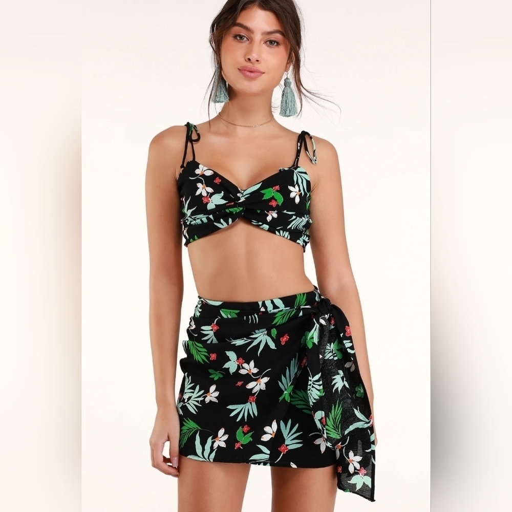 Lulu's Black Floral Two-Piece Set. Top Size M/ Skirt Size S.